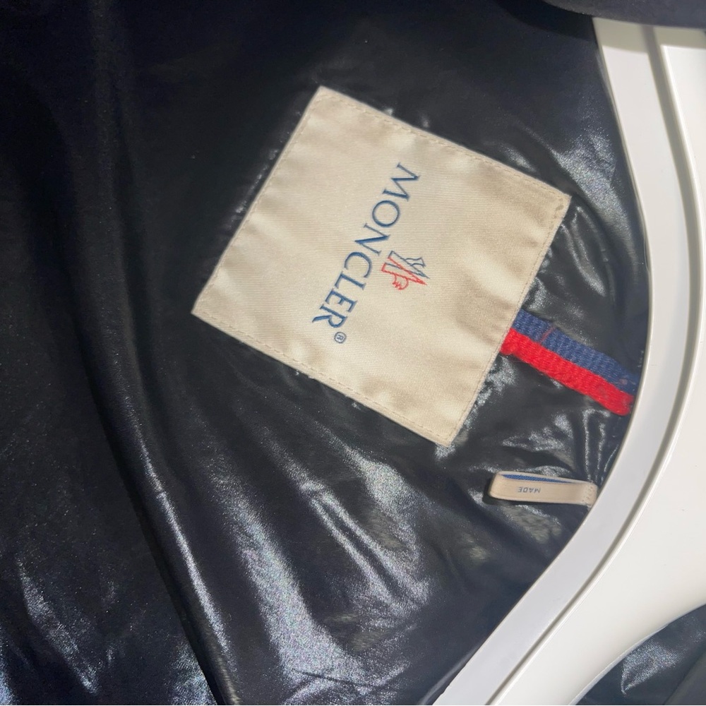 Black Moncler Kids Puffer Jacket - Picture 6 of 7
